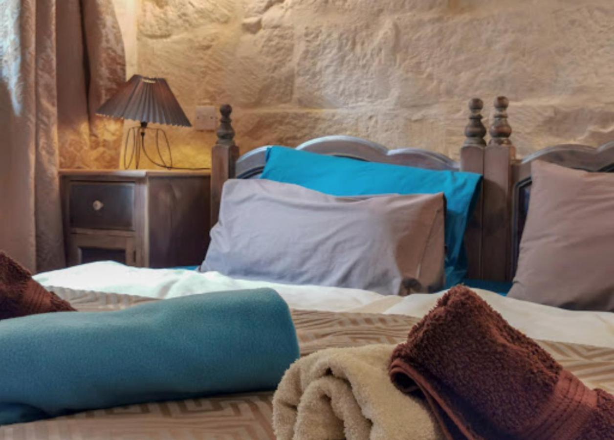 Peaceful Farmhouse Stay With Cozy Yard Għarb Exterior foto
