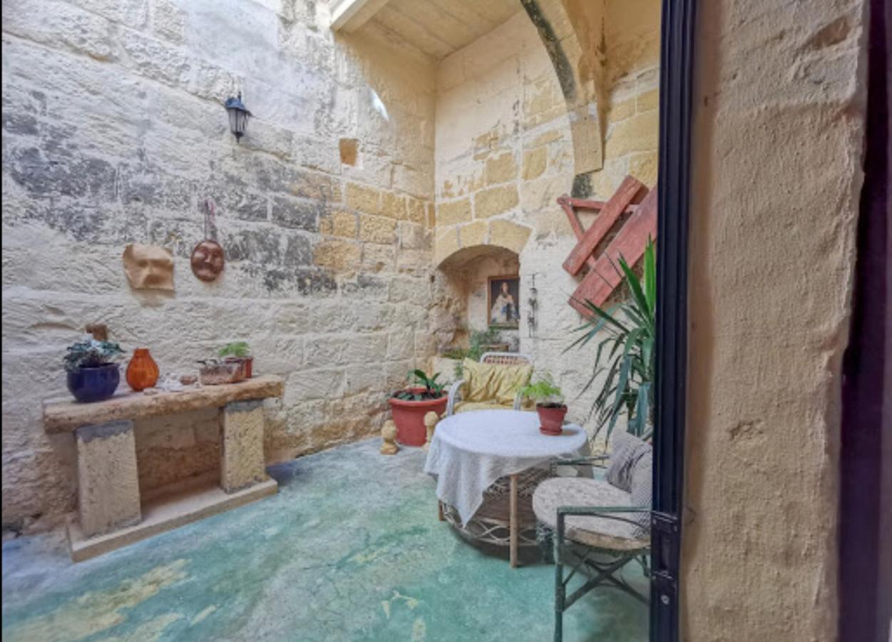 Peaceful Farmhouse Stay With Cozy Yard Għarb Exterior foto