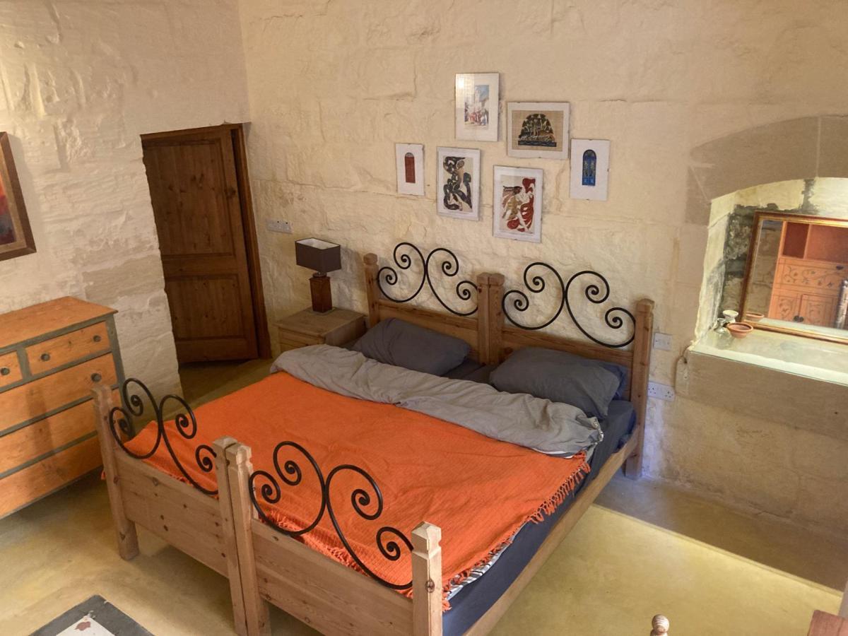 Peaceful Farmhouse Stay With Cozy Yard Għarb Exterior foto