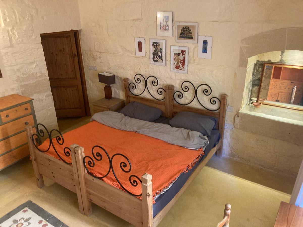 Peaceful Farmhouse Stay With Cozy Yard Għarb Exterior foto