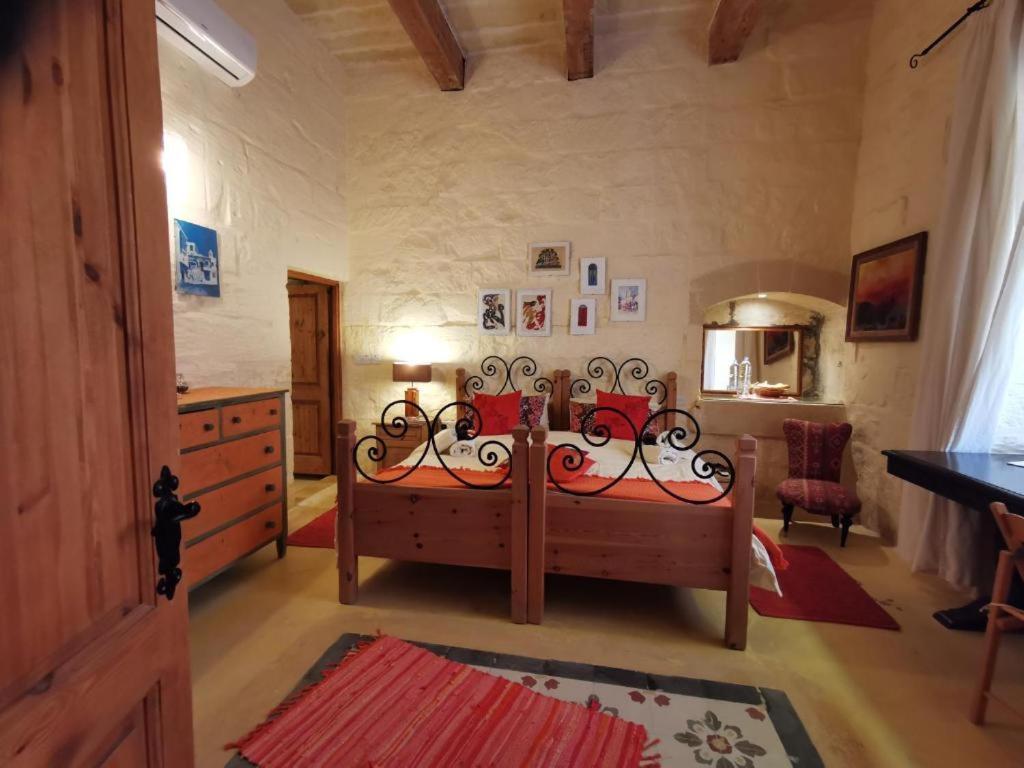 Peaceful Farmhouse Stay With Cozy Yard Għarb Exterior foto